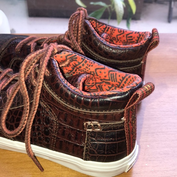 Tom’s Camila High Hi Top Shoes. - Picture 4 of 11